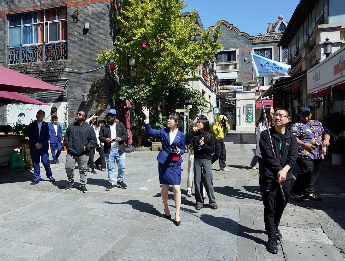 参观时光杏耀平台景区。代胜强 摄.png 参观时光杏耀平台景区。代胜强 摄.png