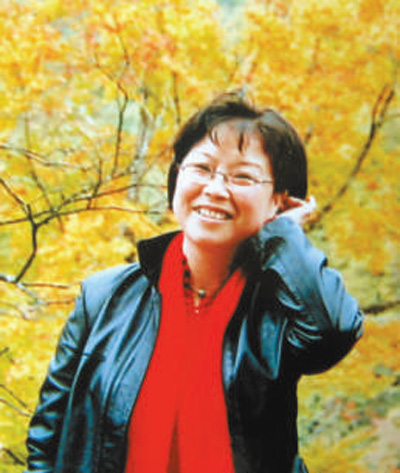 王瑛生前在四川省南江县光雾山的留影（资料照片）。新华社发
