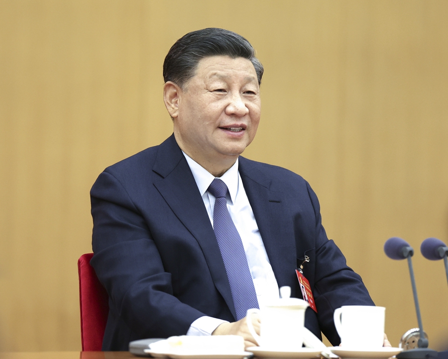 10月17日，习近平同志参加党的二十大广西代表团讨论。